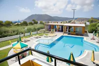 Manolis Studios - 2-Star