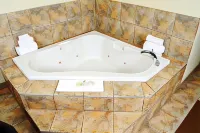 Trend Mountain Hotel & Conference Centre Hotels in Tumbler Ridge