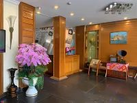 Ha Long Hotel Hôtels à : Đông Hoà