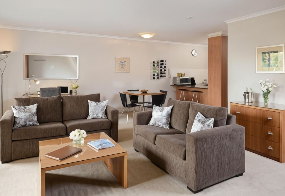 Ringwood Royale - Housity