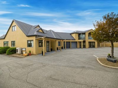 Avenue Motel