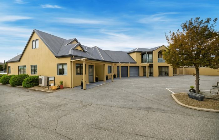 Avenue Motel