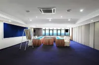 Hotel Sentral Seaview @ ​Beachfront - Business