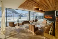 Lunaris Wellnessresort Hotel a Valle Aurina