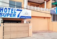 Hotel Super Seven Hoteles en Lahore