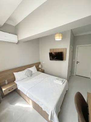 Karhal Hotel