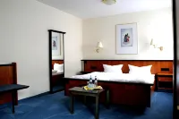 City Hotel by Celina