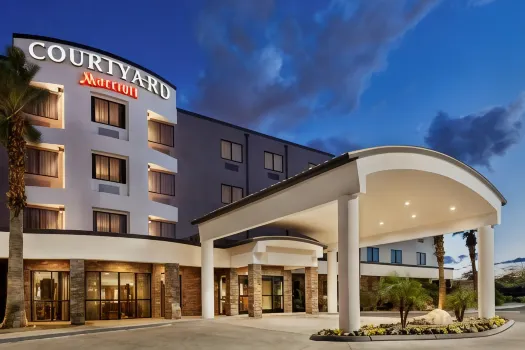 Courtyard by Marriott Las Vegas Stadium Area Hotels in der Nähe von Shark Reef Aquarium