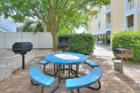 Second Row Condo with Ocean Views, Pool, and Hot tub