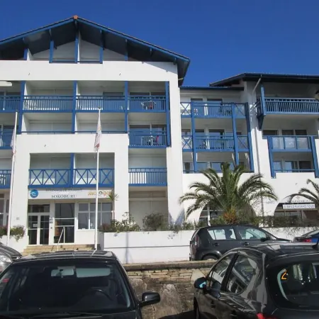 Tres Belle VUE SUR LE Port,parking Couvert,plage,piscine,wifi,climatisation