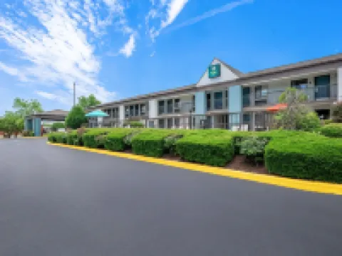 Quality Inn Pelham I-65 Exit 246 Hotels in Pelham