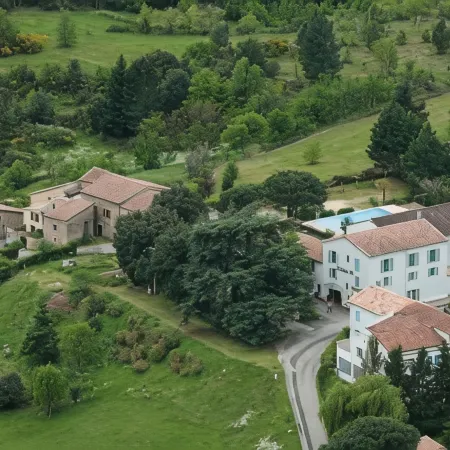 Logis Hôtel Restaurant le Chêne Vert