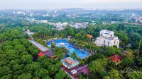 Spring Garden Hotel - Pools