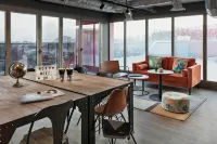 Moxy La Ciotat Hôtels à : La Ciotat