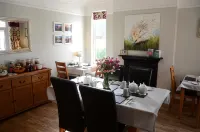 Lyndene Hotels in Dodworth