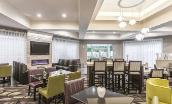 La Quinta Inn & Suites by Wyndham Atlanta Alpharetta