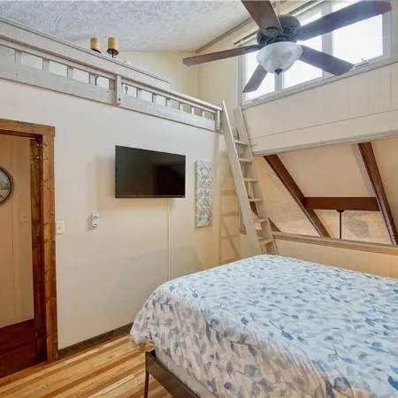 The Beech Club - Breathtaking Views! Pet Friendly!
