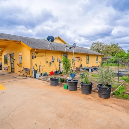 Regency Inn by OYO Rockdale TX