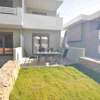Zennova  Sirene Luxury Studios Hotel Exterior