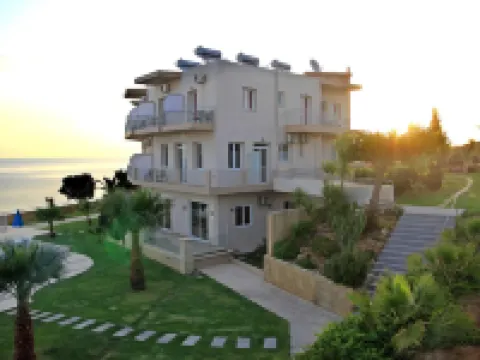 Renieris Hotel โรงแรมในStalos