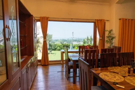 Orania Отели рядом с достопримечательностью «Нишэт Гарден»