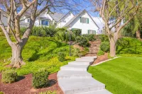 The Riesling Retreat by AvantStay Estate w Pool, HotTub, Putting Green & Pickle Ball Court