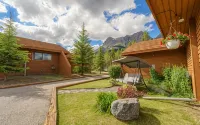 The Crossing Hotels near Icefields Parkway