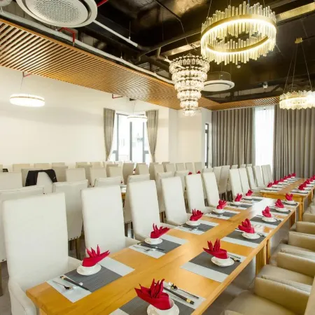 PHU YEN Everyday Hotel Отели рядом с достопримечательностью «Городской плаж»