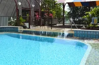 워터스 에지 더 스트랜드