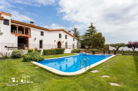 Masia Can Canyes & Spa