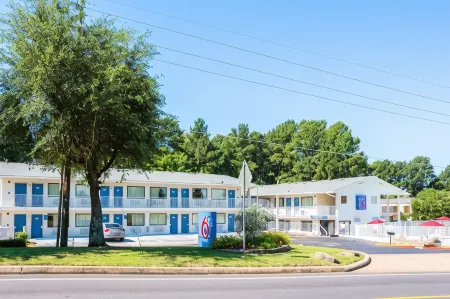 Motel 6 Longview, TX