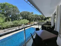 Grand Arjuna Hotel - piscina