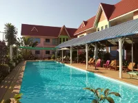 Peace Pool Resort فنادق في Khun Han