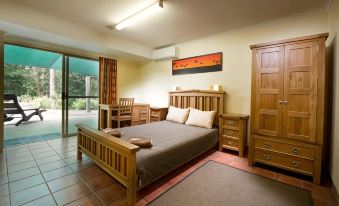 Glass House Mountains Ecolodge