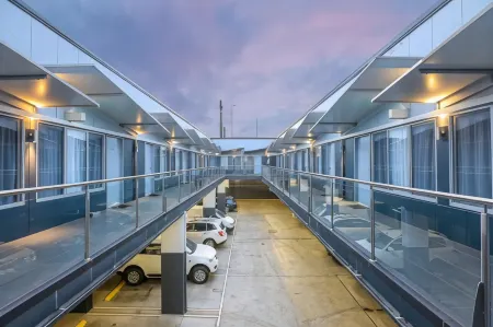 Belmercer Motel Отели в г. Джелонг