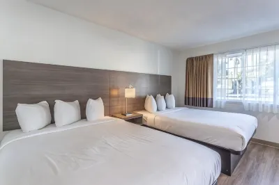 Coastal Breeze Inn