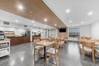 Home Inn and Suites Lloydminster