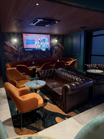 The Queens Gladstone