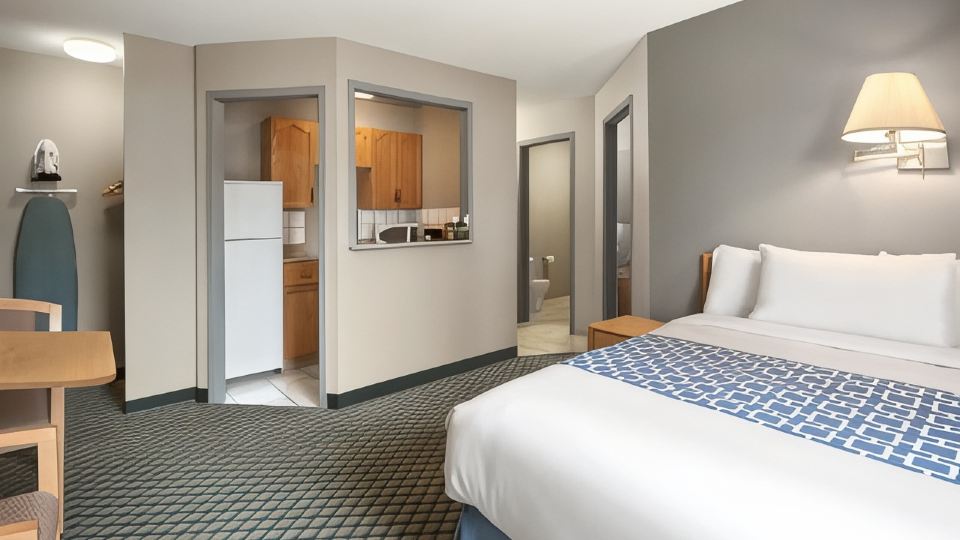 Travelodge by Wyndham Edmonton Airport