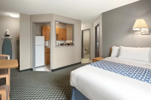 Travelodge by Wyndham Edmonton Airport Hotels in Leduc