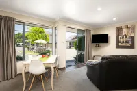 Centre Court Motel