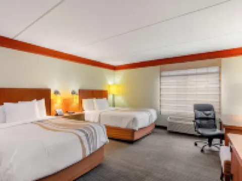 La Quinta Inn & Suites by Wyndham Raleigh/Durham Southpoint Hotels in Triangle