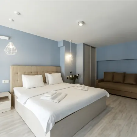 Apart Hotel Center plaza (Центр плаза) Отели рядом с достопримечательностью «Flipper Diving Club»