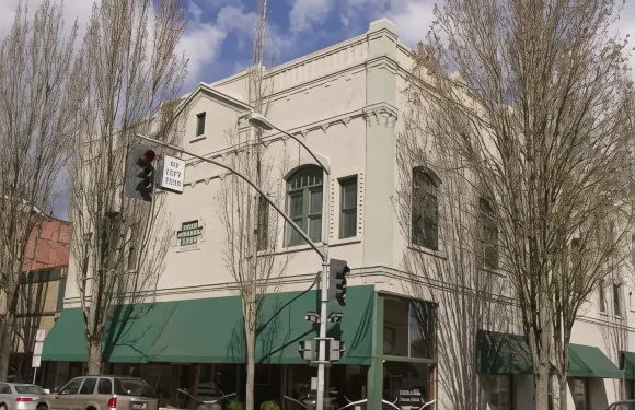 第三大道公寓酒店