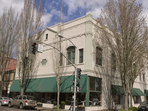 3rd Street Flats Hotels in McMinnville