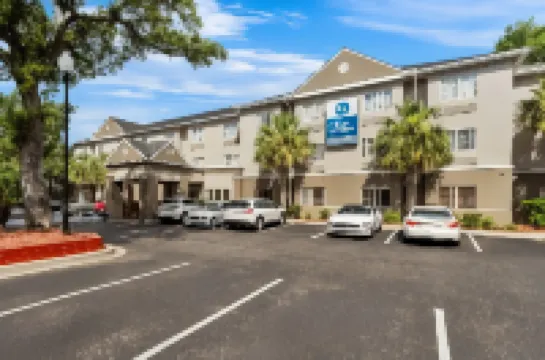 Best Western Patriots Point Hotels near USS Yorktown CV-10