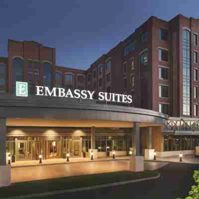 Embassy Suites by Hilton Saratoga Springs Hotel Exterior