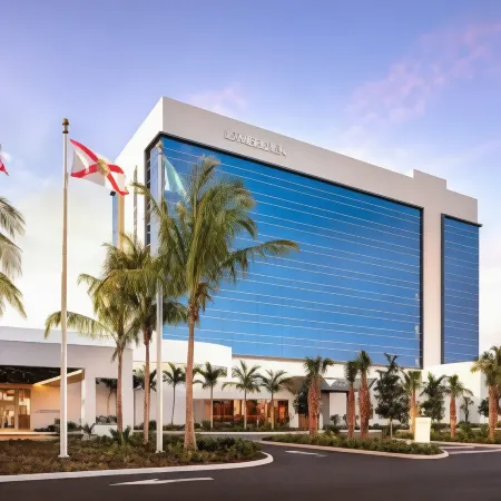 Le Méridien Dania Beach at Fort Lauderdale Airport Отели рядом с достопримечательностью «FLL Airport Flight Landing View Point»