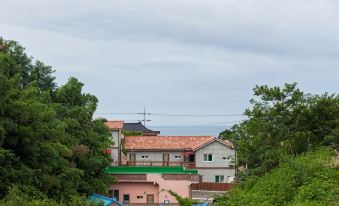 Gyeongju Jusangjeolli Pension