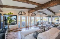 Spacious 4 bedroom, 3 bath with playground Panoramic view, private and gated Hotels in San Marcos